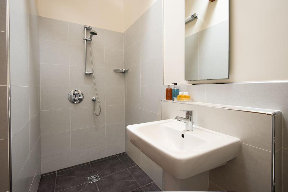 East Lodge Bedale Luaran gambar